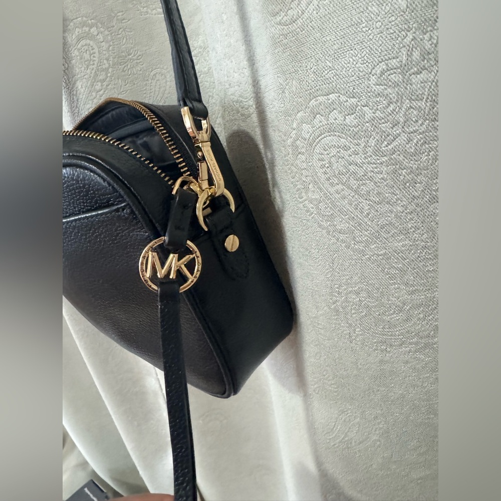 Authentic Michael Kors Black Leather Crossbody Bag